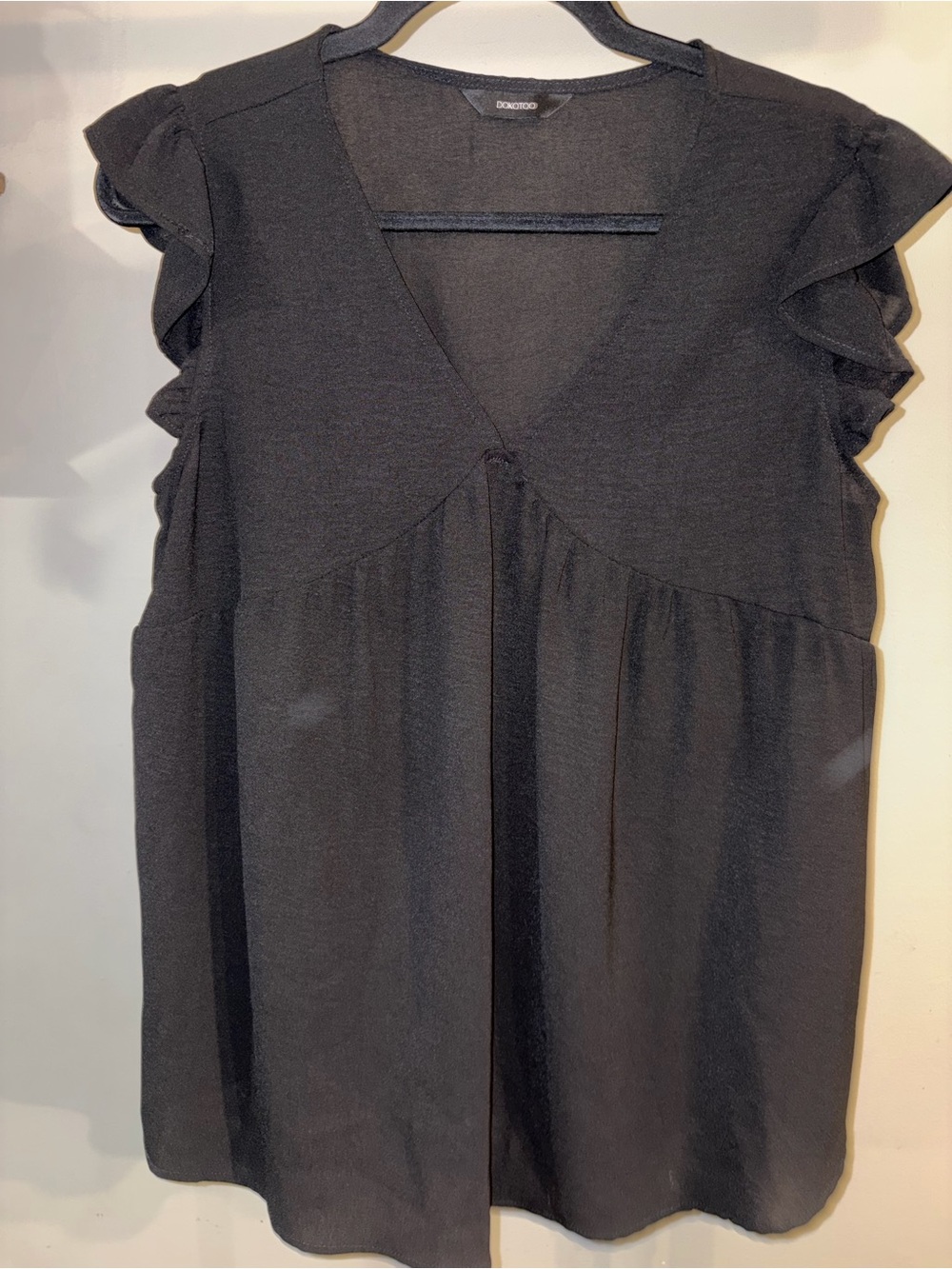 Dokotoo Black Ruffle Sleeve V-Neck Blouse women’s size large